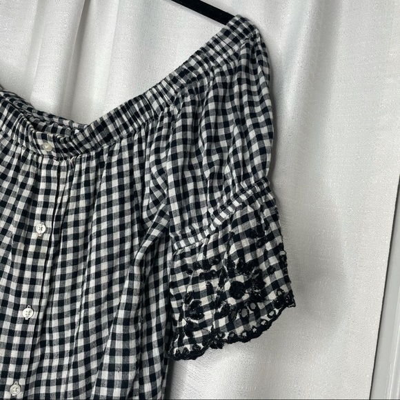 Old Navy Checkered Off the Shoulder Top - Picture 6 of 6